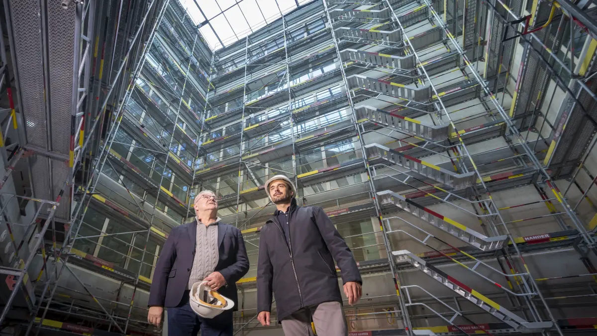 Begehung Neubau für Beilage "80 Jahre SWP" (mit den Herrn Simmet & Häußler)