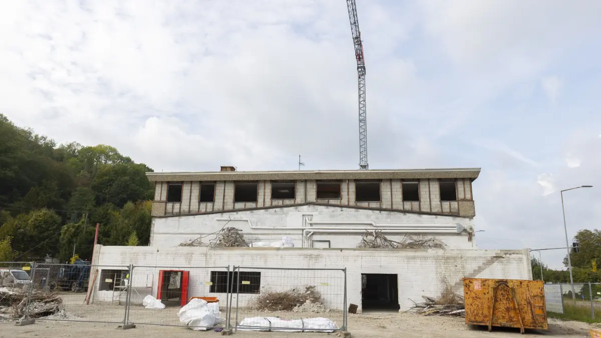 Baustelle an der B10: Einbrecher machen Beute auf Filba-Areal in Kuchen
