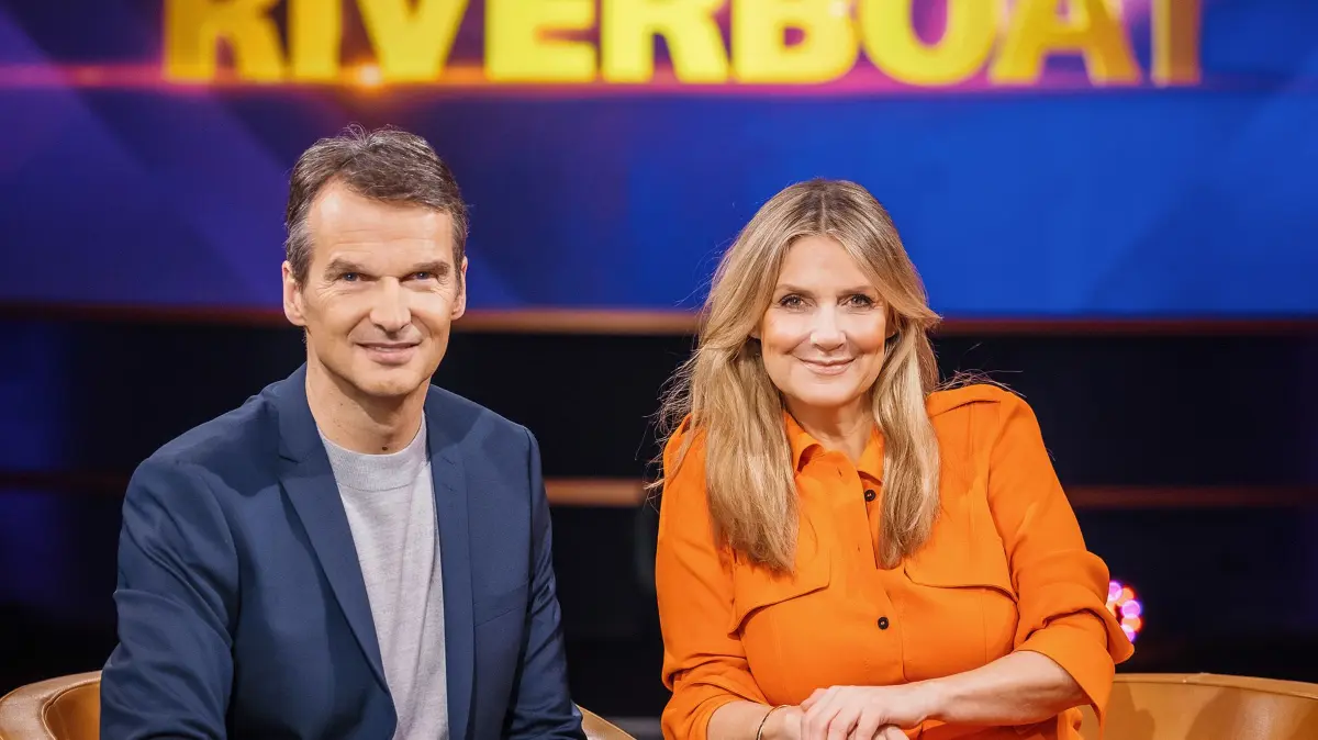 MITTELDEUTSCHER RUNDFUNK
Riverboat - Die MDR-Talkshow aus Leipzig
MDR-Riverboat-Moderatoren Klaus Brinkbäumer und Kim Fisher
© MDR/Stephan Flad, honorarfrei - Verwendung gemäß der AGB im engen inhaltlichen, redaktionellen Zusammenhang mit genannter MDR-Sendung und bei Nennung "Bild: MDR/Stephan Flad" (S2+). MDR/HA Kommunikation, 04360 Leipzig, Tel: (0341) 300 6477 oder - 6463