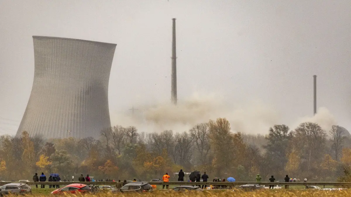 Sprengung der Kühlturme vom Atomkraftwerk Gundremmingen