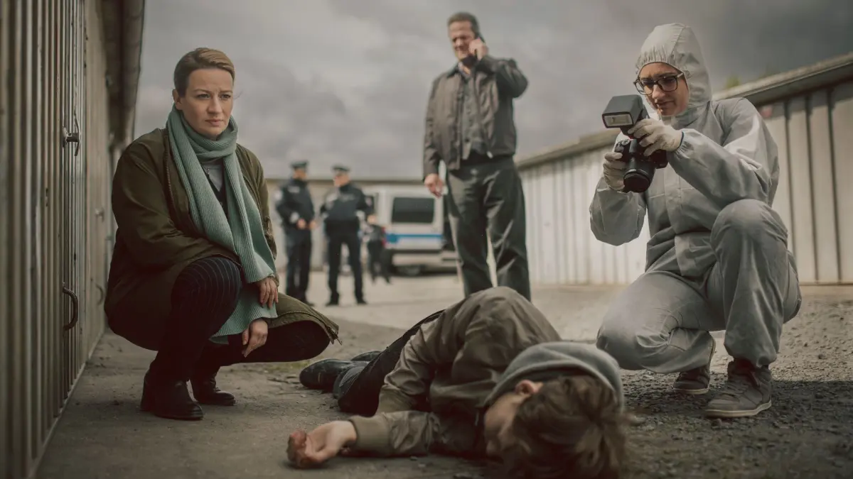Am Samstag, 29. November 2025, läuft der Film „Theresa Wolff – Nebel“ im ZDF.