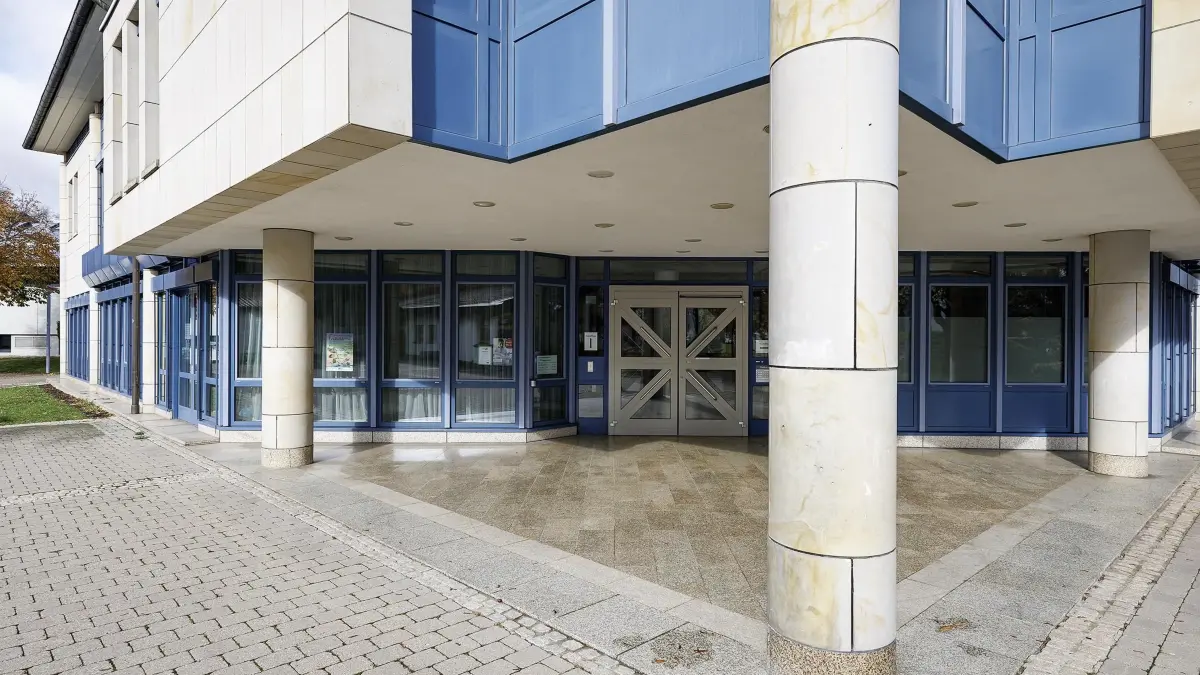 Rathhaus Amstetten.: Bevorstehende Bürgermeisterwahl in Amstetten. Außenansicht des Rathauses von Amstetten.