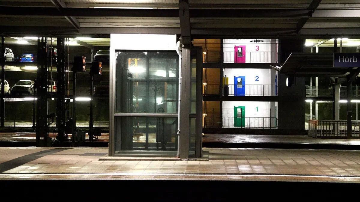 (ohne Überschrift): Vorsicht: Dieses Foto ist möglicherweise nur für den einstigen Verlag Schwäbisches Tagblatt verwendbar. Nacht-Ruhe Bahnhof Horb 11.2.2016.Bild: Kuball