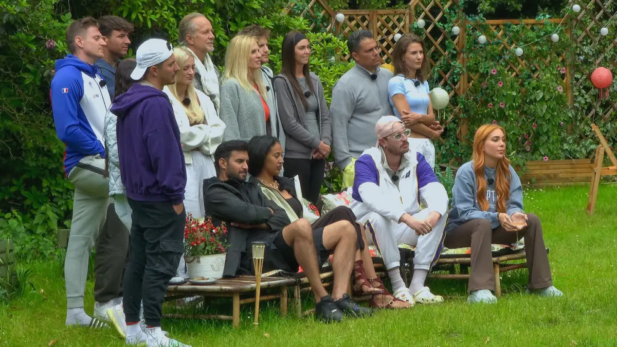 Die Paare im „Sommerhaus der Stars“ kämpfen um 50.000 Euro, doch nach und nach müssen sie die Show verlassen.