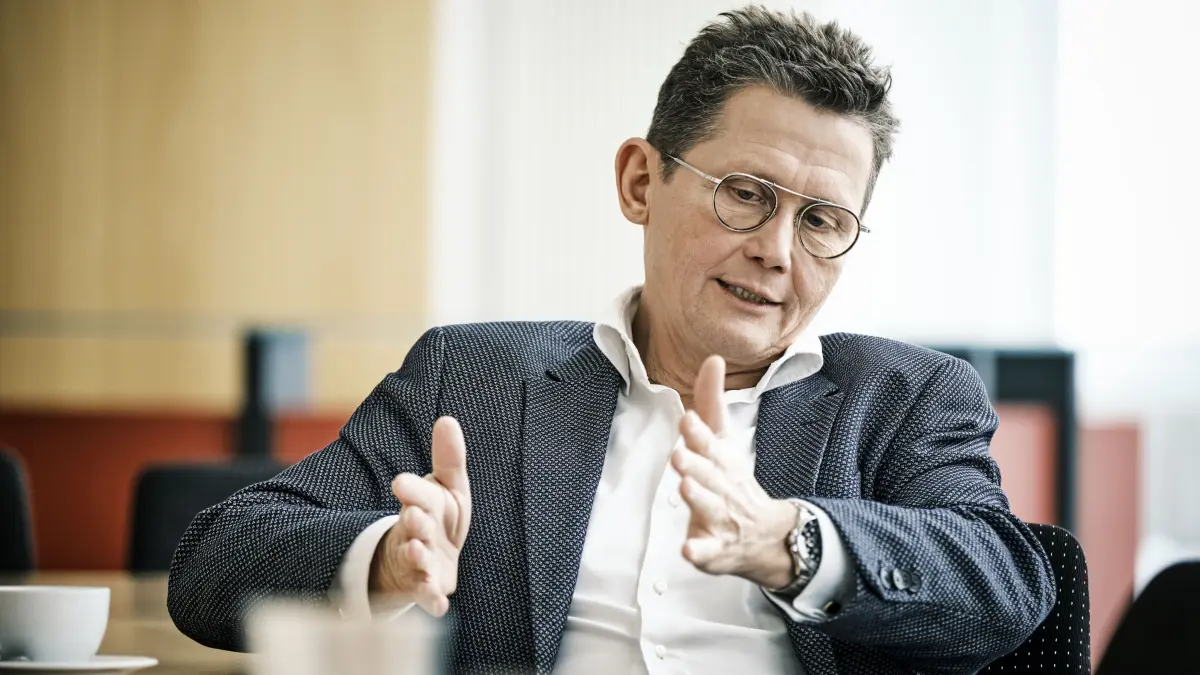 Letzter Vorhang: Bei seiner Abschieds-Pressekonferenz kann Noch-Vorstandsvorsitzender Mathias Hallmann keine guten Zahlen vorlegen.