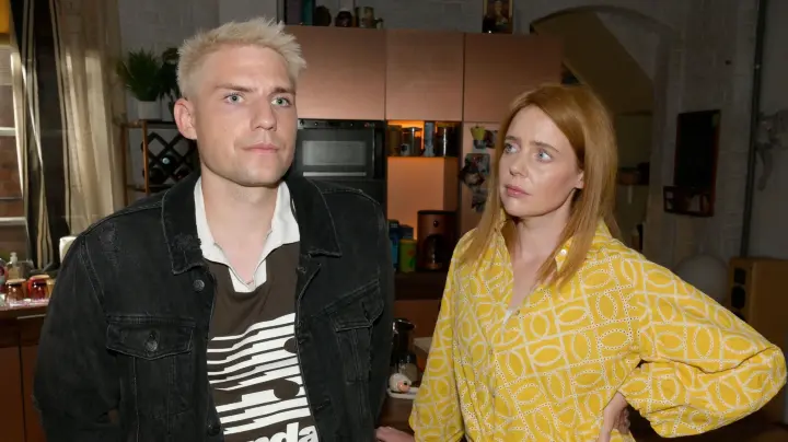 Überraschung bei GZSZ: Polizei überwacht Moritz | swp.de