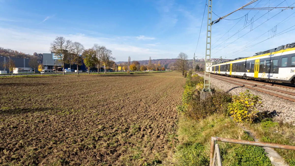 Uhingen geplantes Gewerbegebiet Rcht. Ebersbach zwischen Bahnlinie und alter B10