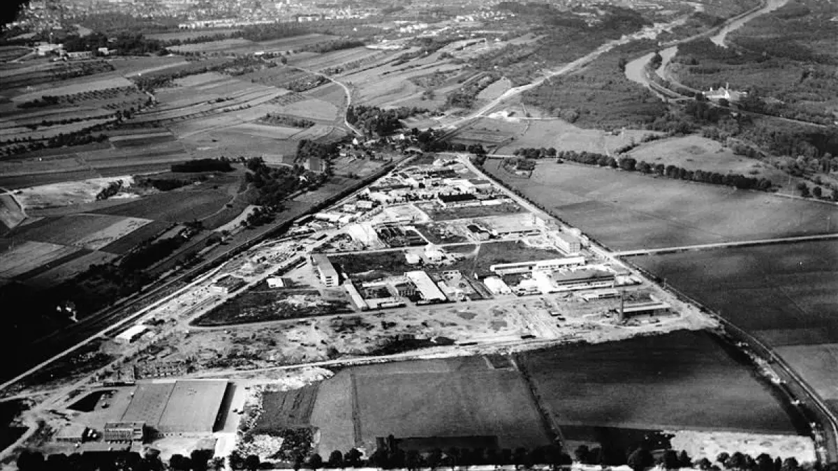 Eine Aufnahme aus den späten 50er Jahren: Das damals neue Industriegebiet füllte sich zusehends.