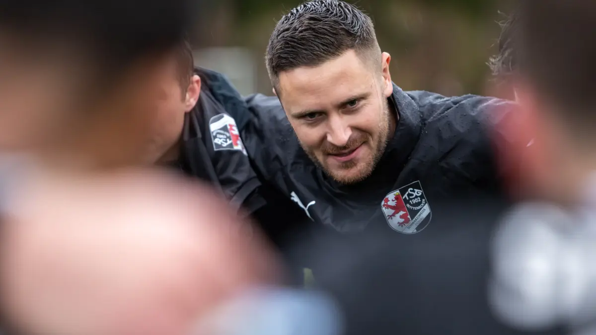 SW Donau - FC Burlafingen 3:0 Bezirksliga Fußball Tom Breymaier