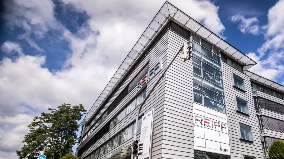Die Hauptverwaltung von Reiff am Firmenstandort in Reutlingen.