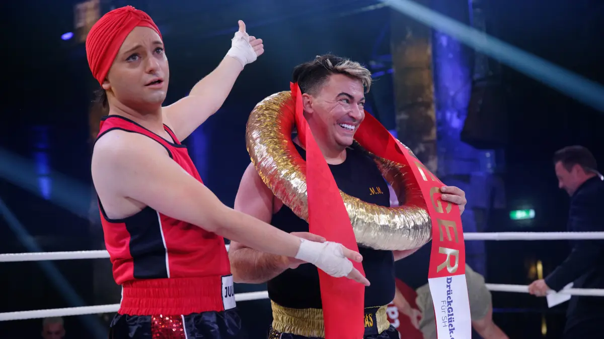 2020 gewann Matthias Mangiapane (r.) gegen Julian F.M. Stoeckel beim „Promiboxen“. Jetzt ersetzt er ihn wohl bei „Die Abrechnung“.