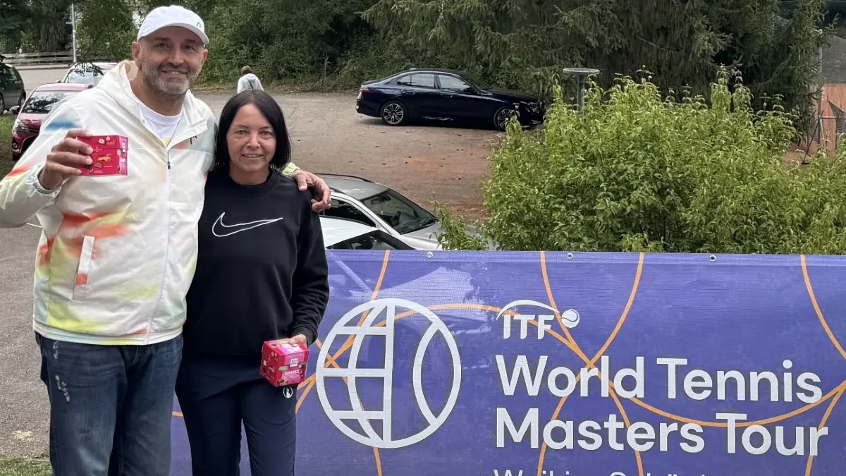 In der Mixed-Konkurrenz der Altersklasse 50+ spielten sich Vincenzo Alfano (links) und seine Schweizer Partnerin Rita Zenunaj eindrucksvoll zum Titel.