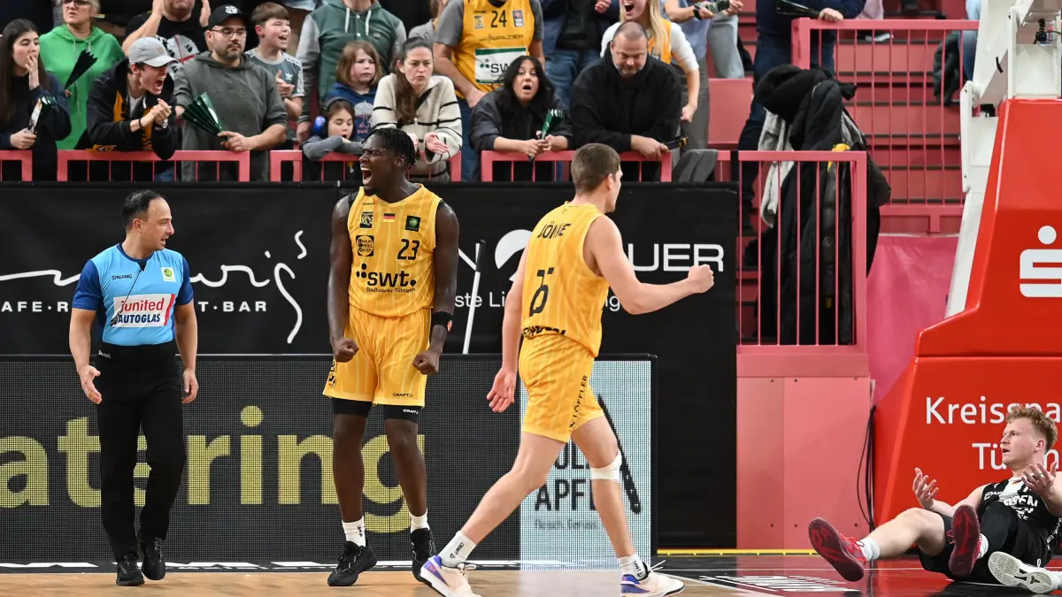GER, Tigers Tuebingen vs. Giessen 46ers, Basketball, Herren, Pro A, 2. Barmer Basketball Bundesliga, Saison 2025/2026, 07.11.2025: Melkisedek Moreaux (Tigers Tuebingen, #23) Jubel, Emotionen
GER, Tigers Tuebingen vs. Giessen 46ers, Basketball, Herren, Pro A, 2. Barmer Basketball Bundesliga, Saison 2025/2026, 07.11.2025
Foto: Eibner-Pressefoto/Nicolas Woern