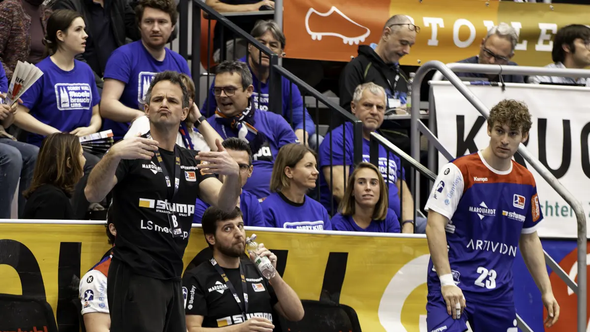 HBW-Coach Matthias Flohr (li.) war mit der Leistung gegen THW Kiel zufrieden – nun steht mit Essen die nächste Bewährungsprobe an.