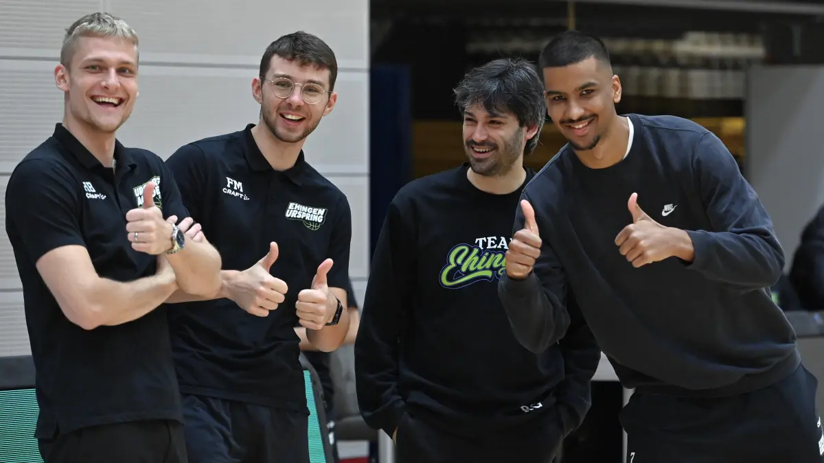 Team Ehingen Urspring - TSG Söflingen 101:83 Basketball Regionalliga Ballhausen, Mazur, Rishi, Großkopf