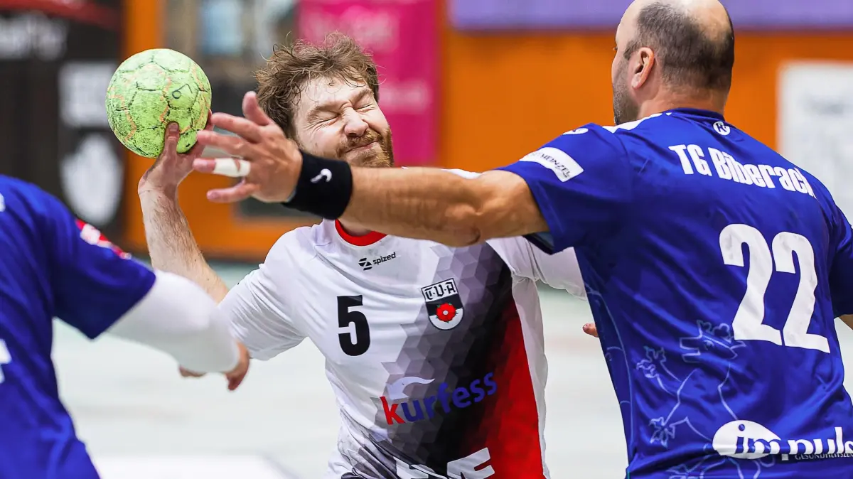 Handball Landesliga: Handball Landesliga; TV Altenstadt - TG Biberach;
Philipp Hansmann (TV Altenstadt, #5);
09.11.2025; Michelberghalle; Geislingen.
Foto: Thomas Madel