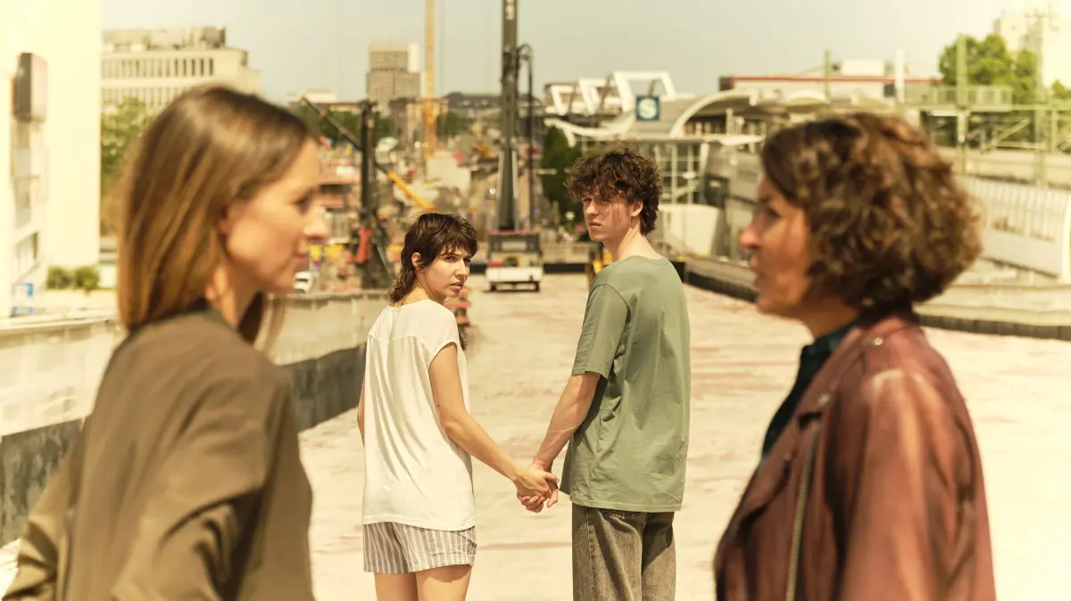 Am Sonntag, 9. November 2025, ermitteln die Ludwigshafener Kriminalbeamten zum „Tatort: Mike & Nisha“.