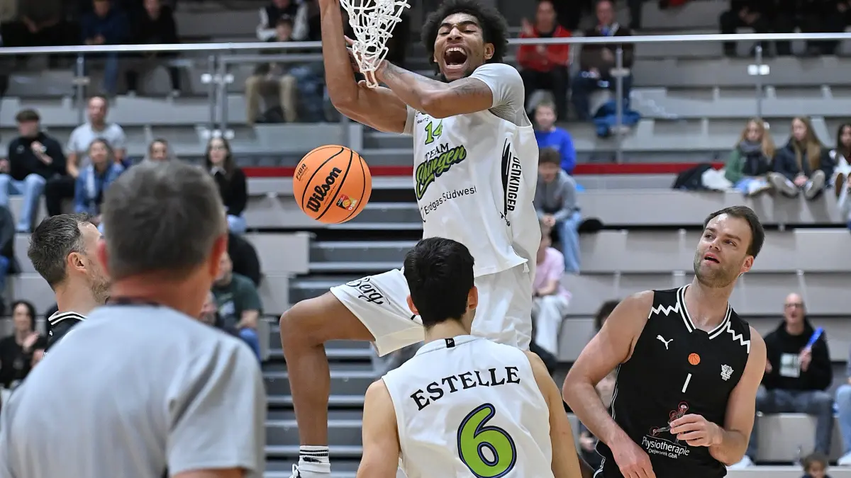 Team Ehingen Urspring - TSG Söflingen 101:83 Basketball Regionalliga Treme Brown