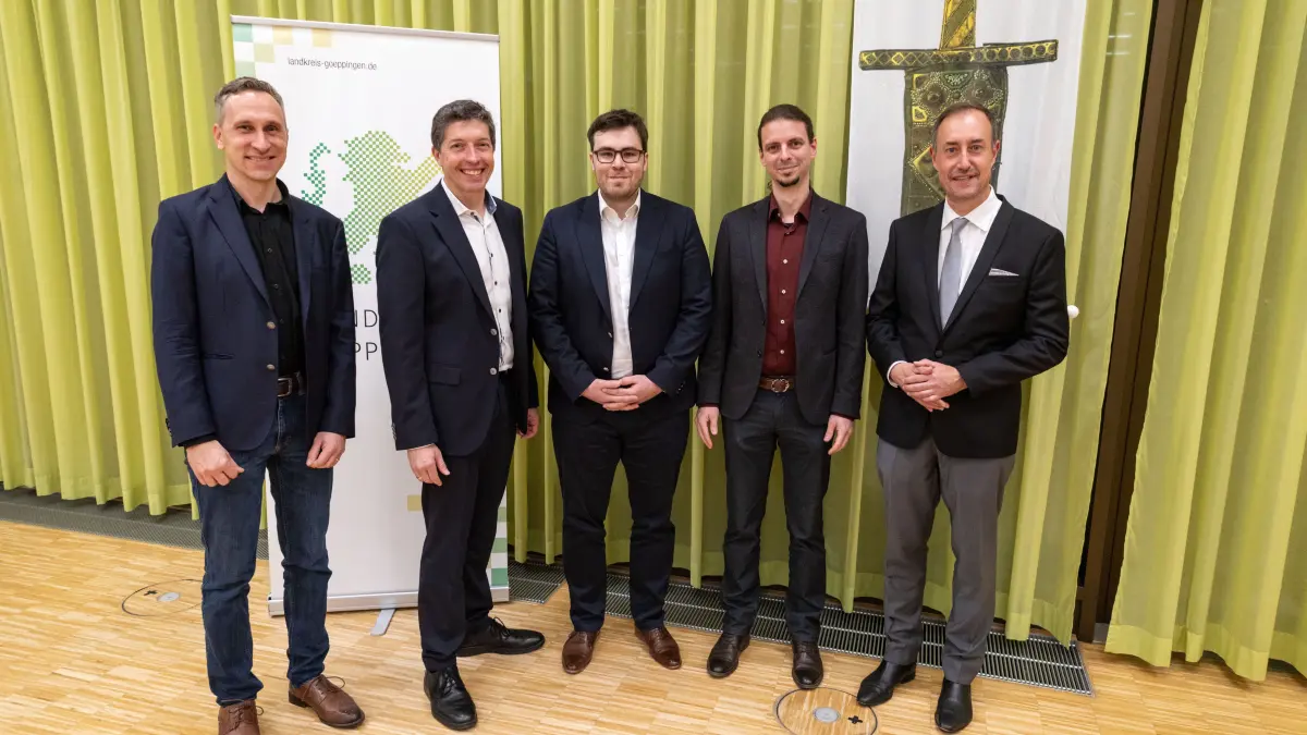 GP, Landratsamt: Verleihung wissenschaftliche Stauferpreise (im Rahmen der 31. Göppinger Staufertage) v. li. Dr. Stefan Lang, Klaus Meissner, Dr Stephan Pongratz, Dr. Michael Kienzle, LR Markus Möller