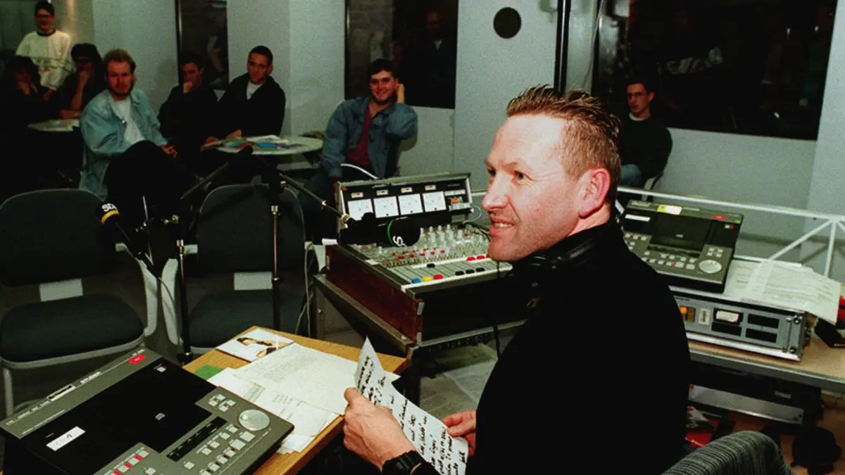 SWR trauert um Radiolegende: Kult-Moderator Matthias Holtmann ist tot | swp.de