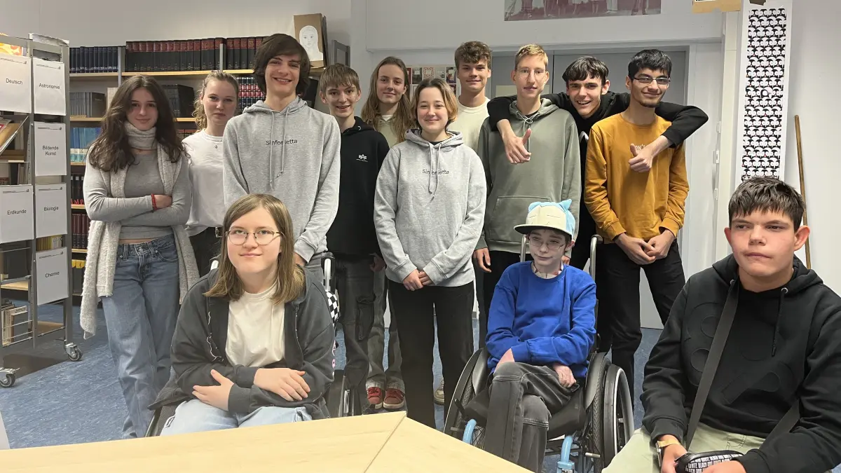 Schülerinnen und Schüler, die am Filmprojekt "Träum weiter, Herr Lehrer" beteiligt waren