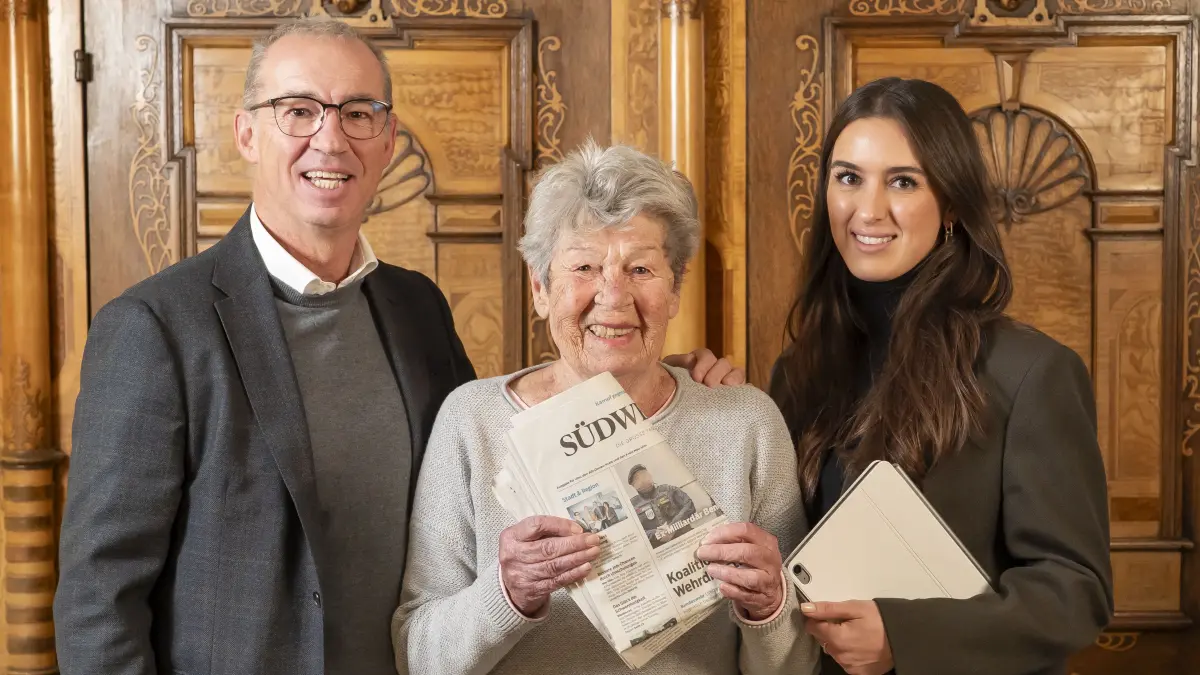 80 Jahre Südwest Presse Gespräch mit Familie Ebner. Florian Ebner, Frau Ruth Ebner und Annabel Ebner.