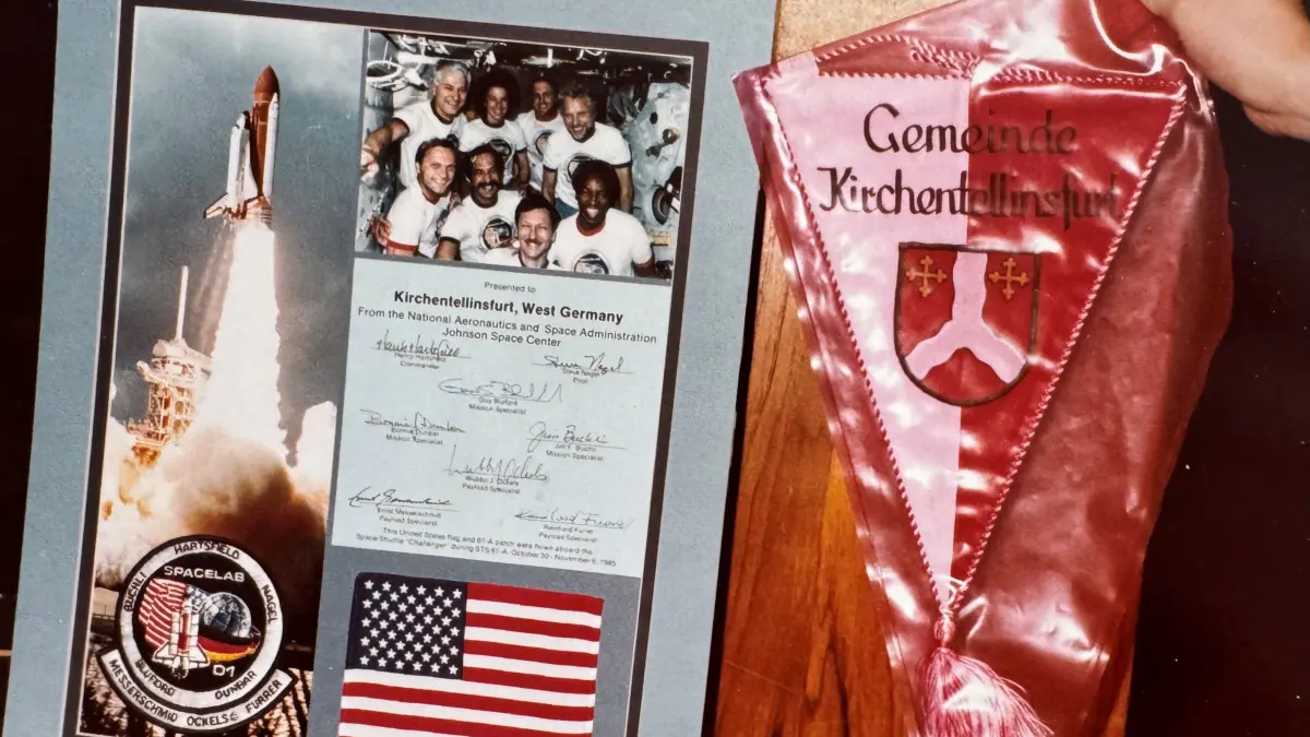 Kirchentellinsfurter Gemeindewimpel flog mit der Mission Spacelab D1 1985 ins All