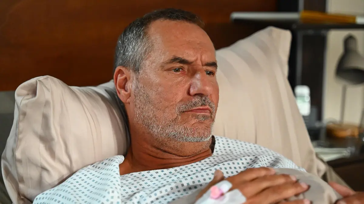 Richard (Silvan-Pierre Leirich) liegt aktuell im künstlichen Koma.