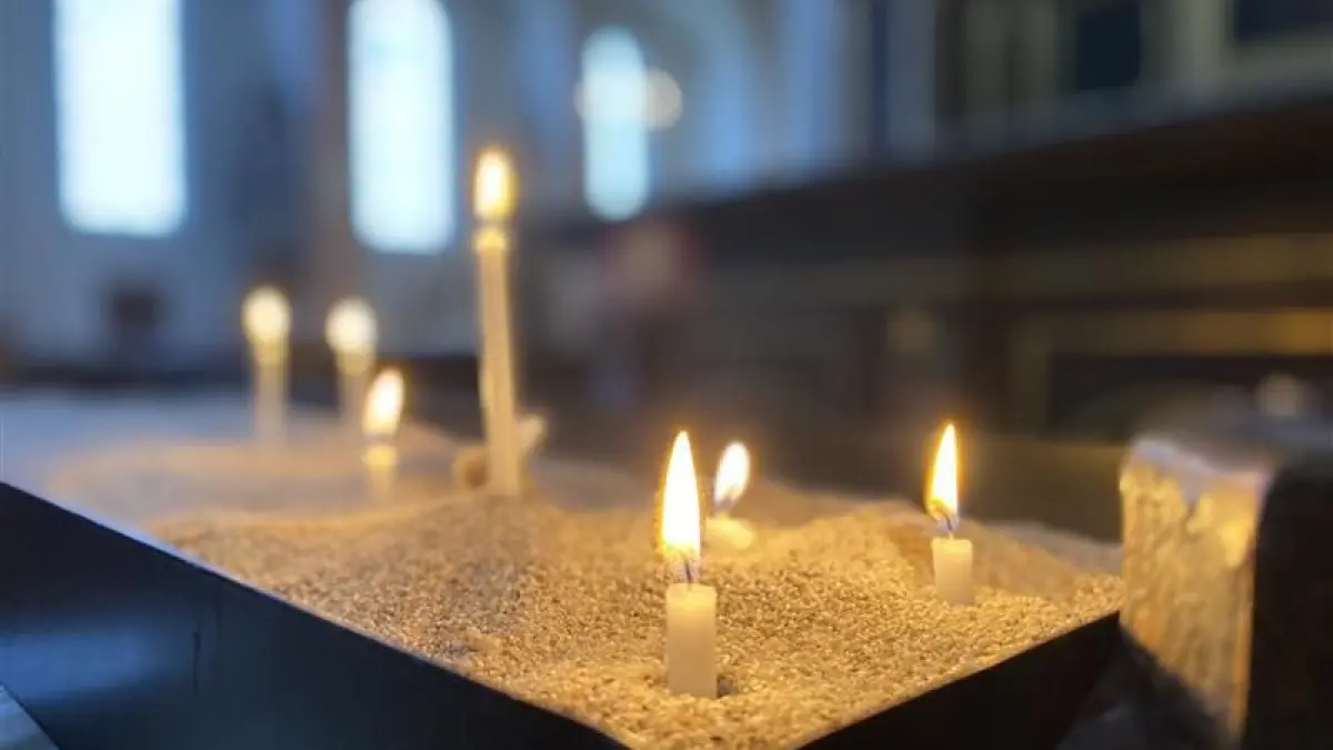 Serie Bereit für den Winter Kerzen in St. Blasius in Ehingen
