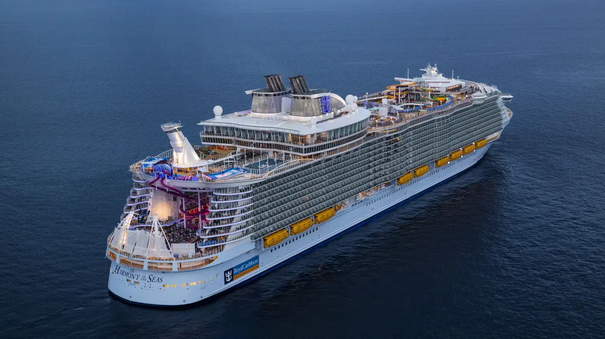 Auf der „Harmony of the Seas“ eskalierte ein Influencer-Event so heftig, dass mehrere Streamer die Karibikreise vorzeitig verlassen mussten.