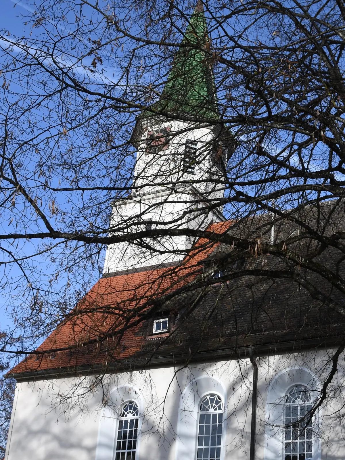 Der Glockenstuhl der Martinskirche Gomadingen muss erneuert werden. Im Gemeinderat Gomadingen wurde über die Höhe des kommunalen Zuschusses diskutiert.