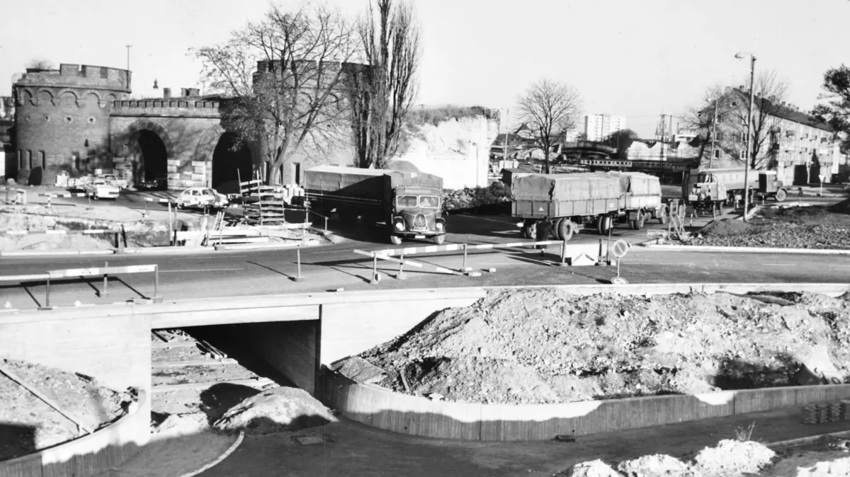 Blaubeurer Tor, Bauwerk, Geschichte, Straße, historische Bilder