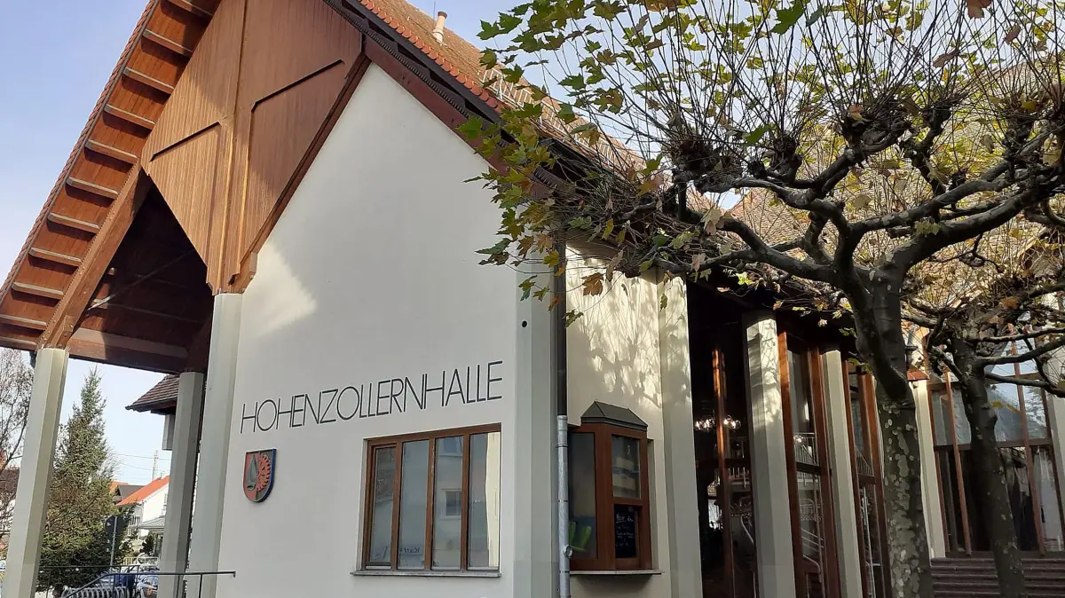 Schön steht sie da, die Bisinger Hohenzollernhalle. Ihr Innenleben aber bedarf der Sanierung.