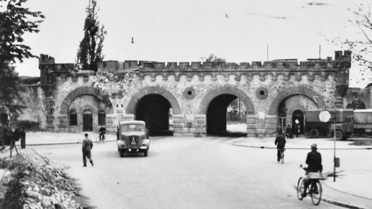 Blaubeurer Tor, Bauwerk, Geschichte, Straße, historische Bilder