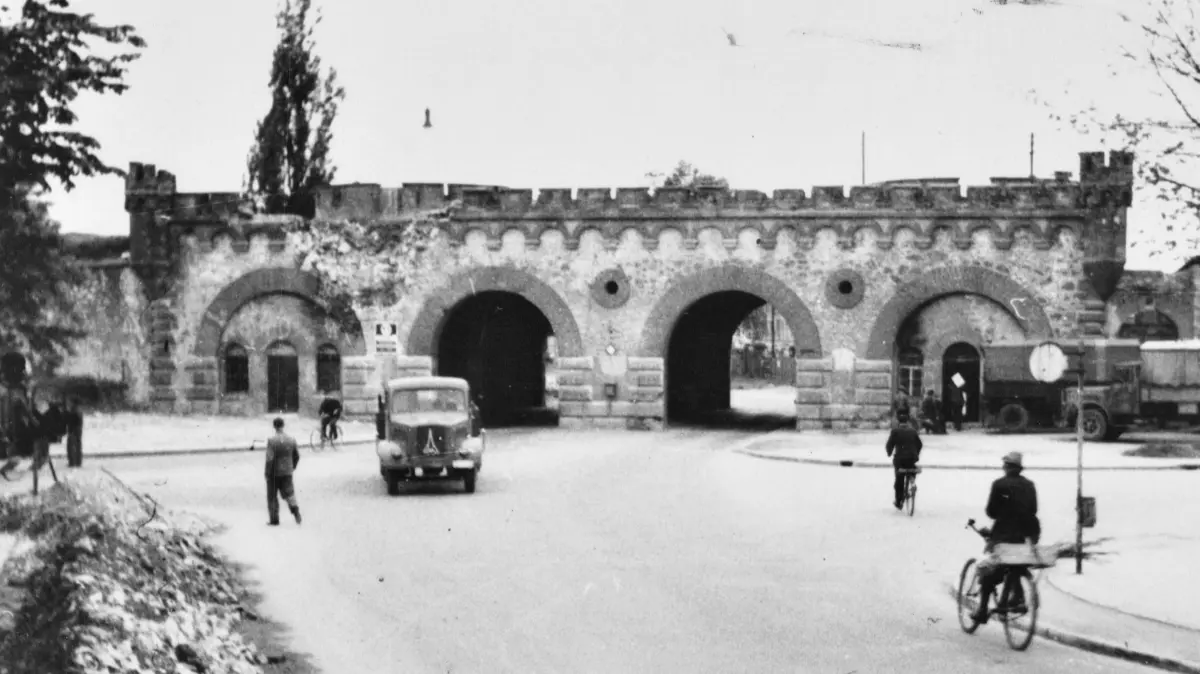 Blaubeurer Tor, Bauwerk, Geschichte, Straße, historische Bilder