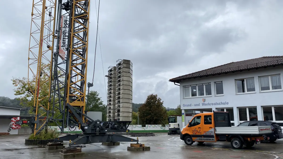 Baukran Sanierung Grund- und Werkrealschule (GWRS) Oberrot
