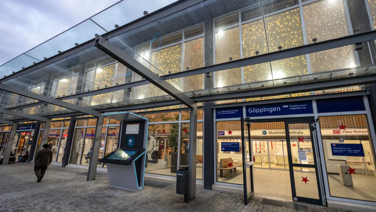 Göppingen Bahnhof Bahnhofshalle neugestaltet