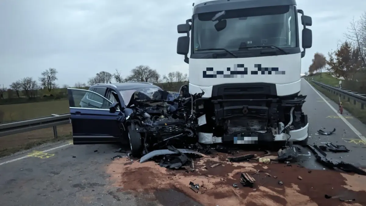 Schwerer Unfall auf der B28 bei Ergenzingen