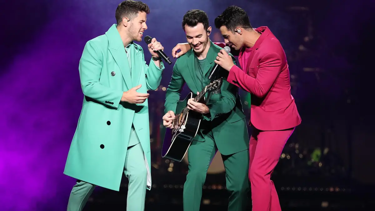 Vom TikTok-Hype auf die Bühne: So traf ein Mann die Jonas Brothers.