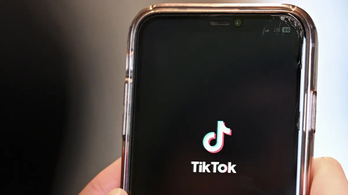 Die Debatte um ein mögliches TikTok-Verbot für Kinder und Jugendliche sorgt derzeit für Diskussionen in Politik und Gesellschaft.