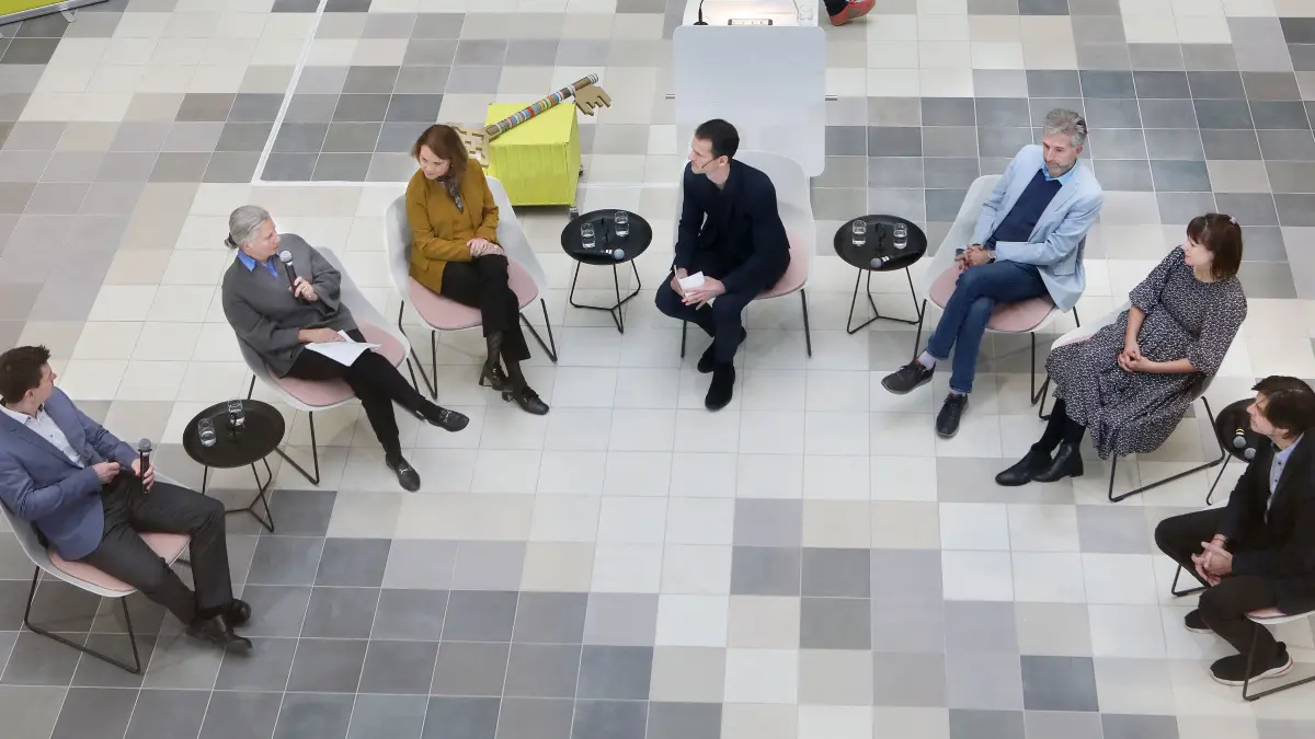 Tübingen Schlüsselübergabe Cyber Valley I (von links): Chritsoph Keplinger , Karla Pollmann , Petra Olschowski , Sebastian Engelmann , Boris Palmer , Michele Frinck und Matthias Bethge