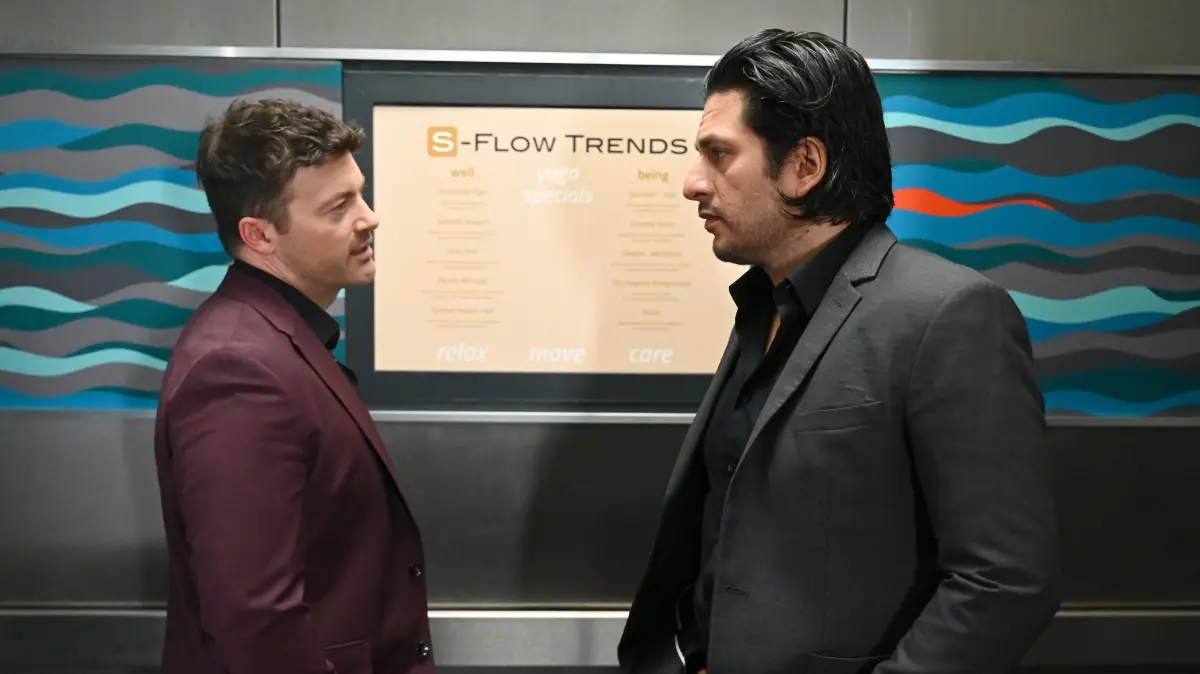 Ben (Jörg Rohde) ahnt nicht, dass Maximilian (Francisco Medina) hinter dem Betrug steckt.