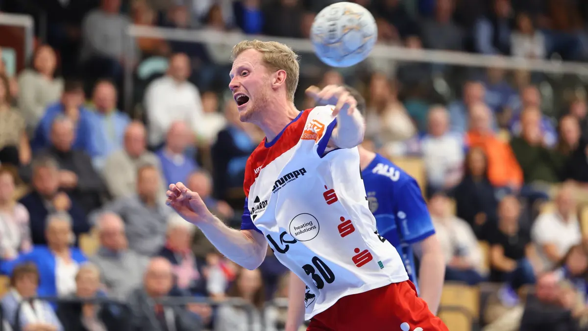 TV Grosswallstadt - HBW Balingen-Weilstetten, Handball, 2. Bundesliga, 15.11.2025: Torwurf von Sascha Pfattheicher Balingen TV Grosswallstadt - HBW Balingen-Weilstetten, Handball, 2. Bundesliga, 15.11.2025 TV Grosswallstadt - HBW Balingen-Weilstetten, Handball, 2. Bundesliga, 15.11.2025 Elsenfeld *** Goal shot by Sascha Pfattheicher Balingen TV Grosswallstadt HBW Balingen Weilstetten, Handball, 2 Bundesliga, 15 11 2025 TV Grosswallstadt HBW Balingen Weilstetten, Handball, 2 Bundesliga, 15 11 2025 Elsenfeld Copyright: xEibner-Pressefotox EP_RWS