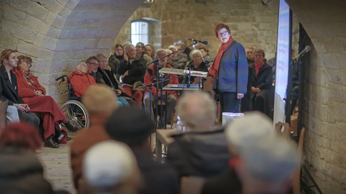 Gedenkstunde in KZ-Gedenkstätte Oberer Kuhberg mit NS-Wirtschaftshistorikerin Anne Sudrow über "Heil Kräuter Kulturen - Die SS, die ökologische Landwirtschaft und die Naturheilkunde im KZ Dachau" -mit Ulmer Bezügen!!!