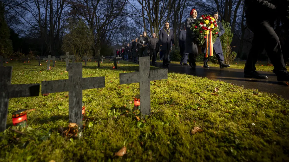Ulmer Hauptfriedhof: Zentrale Gedenkfeier am Volkstrauertag