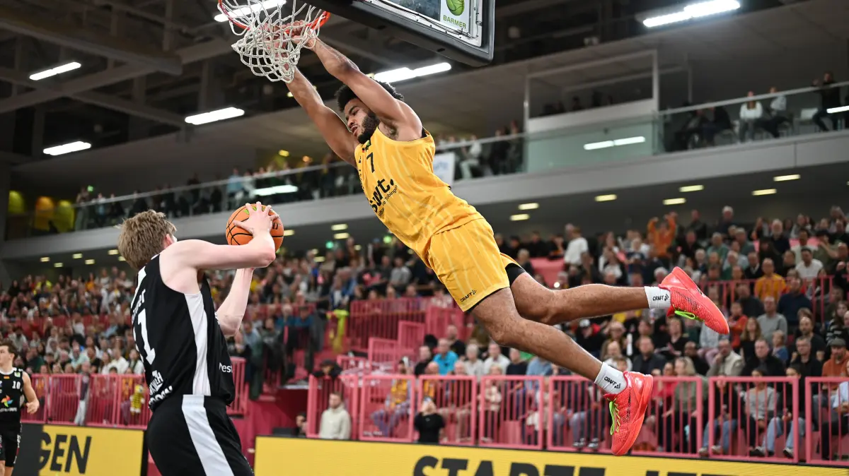 GER, Tigers Tuebingen vs. Gartenzaun24 Baskets Paderborn, Basketball, Herren, Pro A, 2. Barmer Basketball Bundesliga, Saison 2025/2026, 16.11.2025: Silas Oriane (Tigers Tuebingen, #07)
GER, Tigers Tuebingen vs. Gartenzaun24 Baskets Paderborn, Basketball, Herren, Pro A, 2. Barmer Basketball Bundesliga, Saison 2025/2026,
16.11.2025
Foto: Eibner-Pressefoto/Nicolas Woern