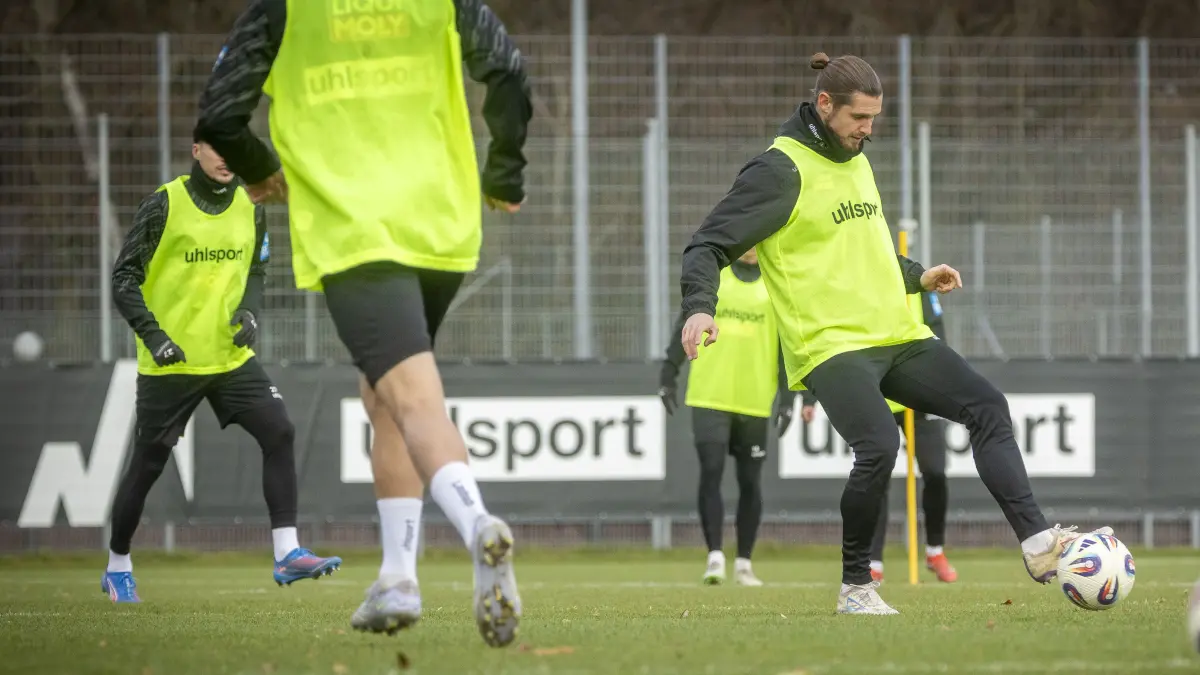 Fußball, SSV Ulm: Antritt, Training, PK: So startet Pavel Dotchev in sein Cheftrainer-Amt beim SSV Ulm, Dennis Chessa