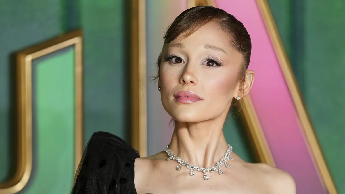 Ariana Grande wurde bei der Premiere von Wicked in Singapur von einem Influencer attackiert. Dieser muss nun ins Gefängnis.