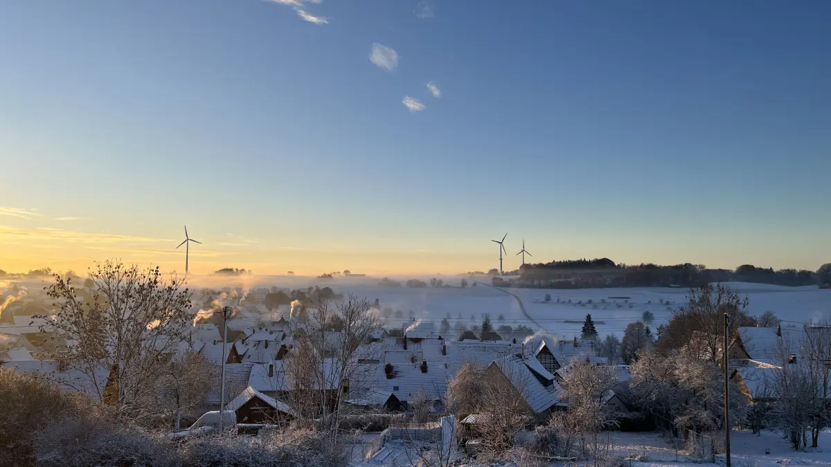 Der erste Schnee im Münsinger Ortsteil Böttingen.