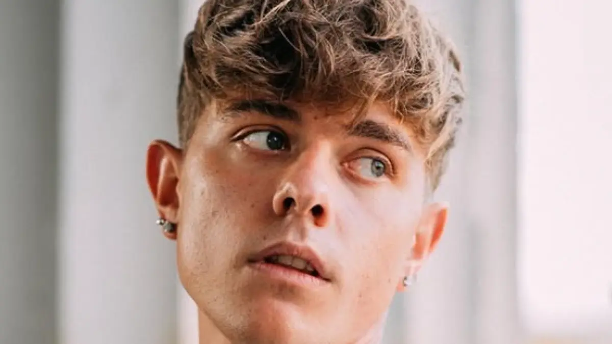 Jonas Ems reagiert auf den Shitstorm: In einem Instagram-Statement bittet der YouTuber um Entschuldigung für sein umstrittenes ADHS-Video.